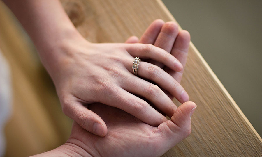How to buy the perfect engagement ring online during the pandemic