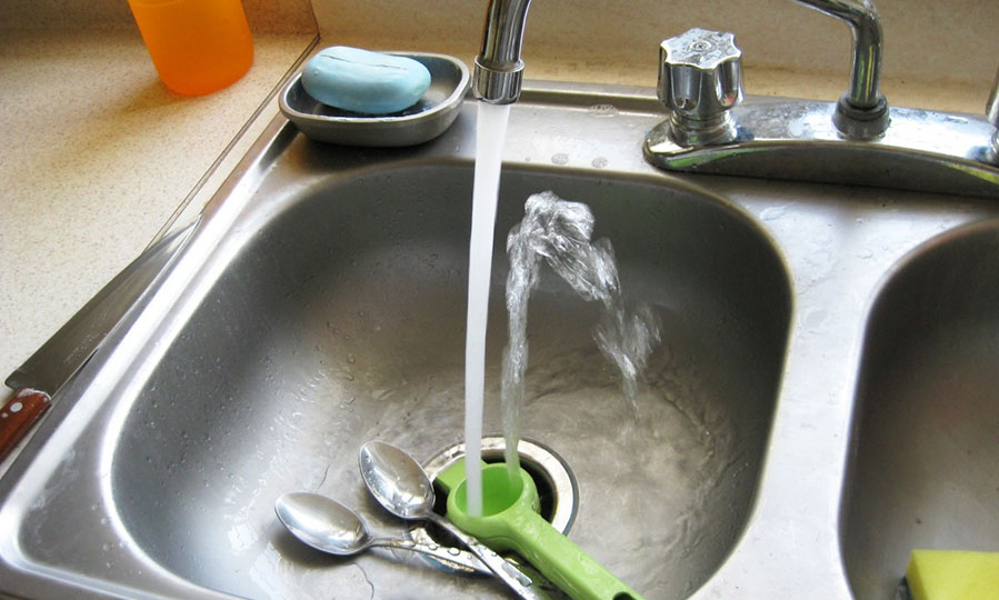 How To Unclog A Kitchen Sink At Home
